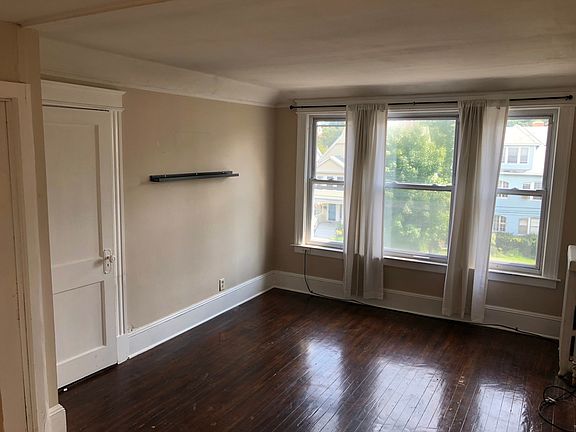 4th image of 45 Maplewood Ave #0