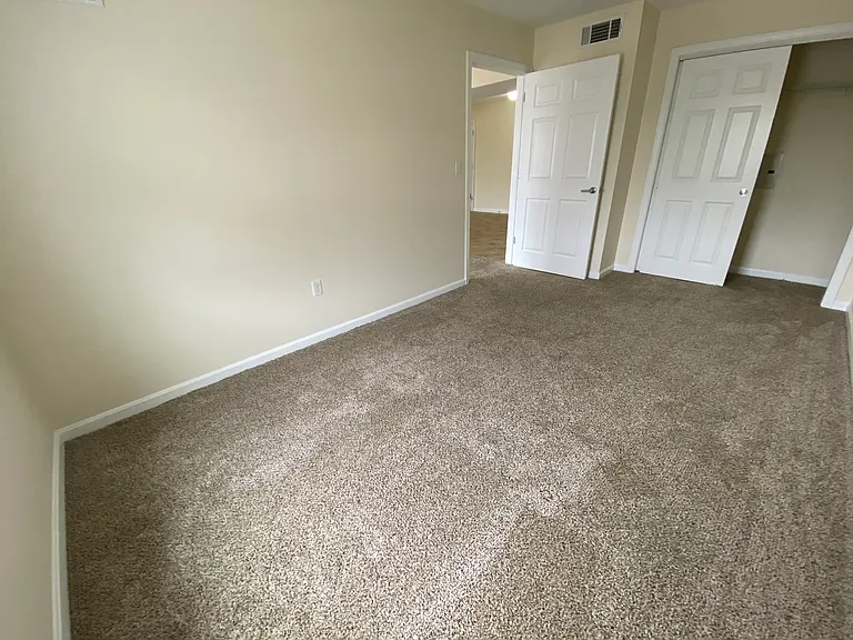 Redstone Apartments — Photo 45