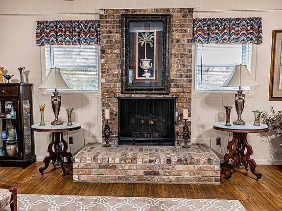 5th image of 7 Azalea Ct