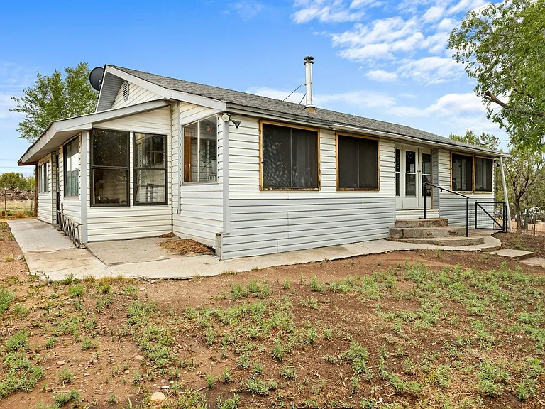 5066 Iris St — Photo 3
