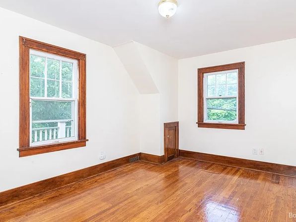 504 Hiscock St #2