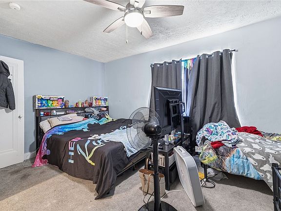 3rd image of 319-321 E Agnew Ave