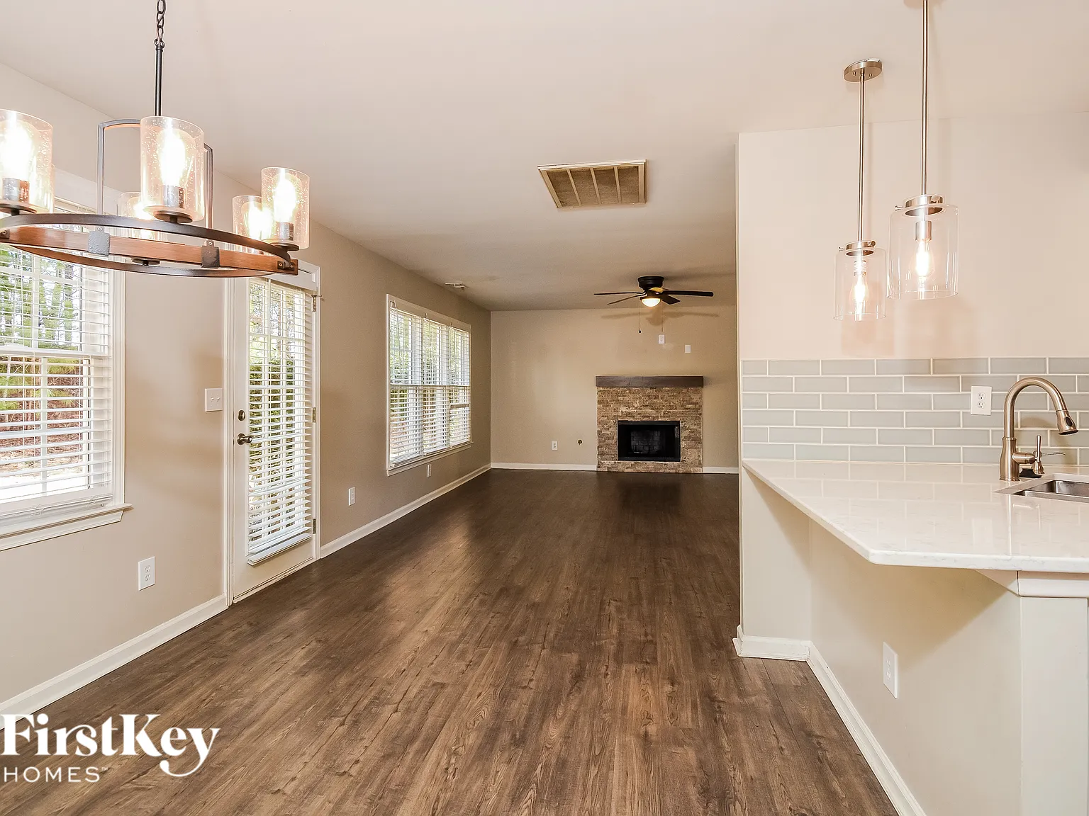 4 bed, 2.5 bath, 2338 sqft, $2,530 — Photo 4