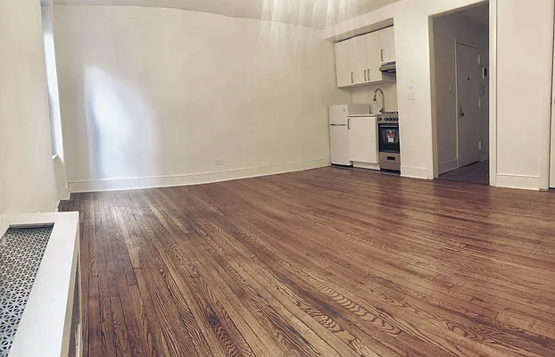 Rented by Avenues Real Estate | media 2