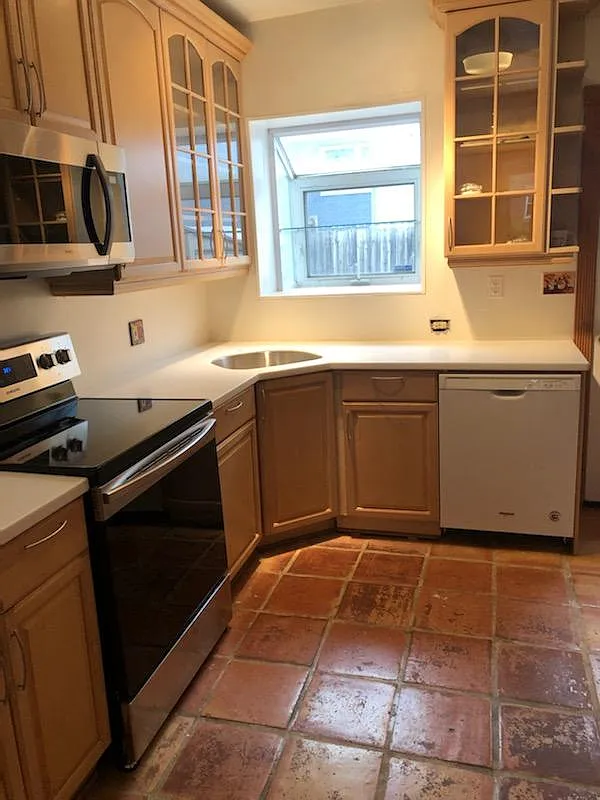 1022 G St NE — Photo 1