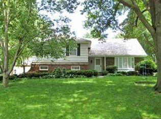 6411 Dearborn Dr, Mission, KS 66202
