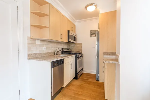 Rented by Stonehenge NYC LLC | media 41