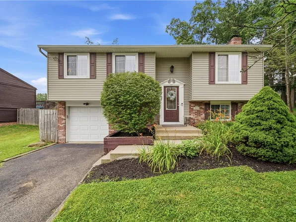 2068 Powell Rd, Cranberry Township, PA 16066