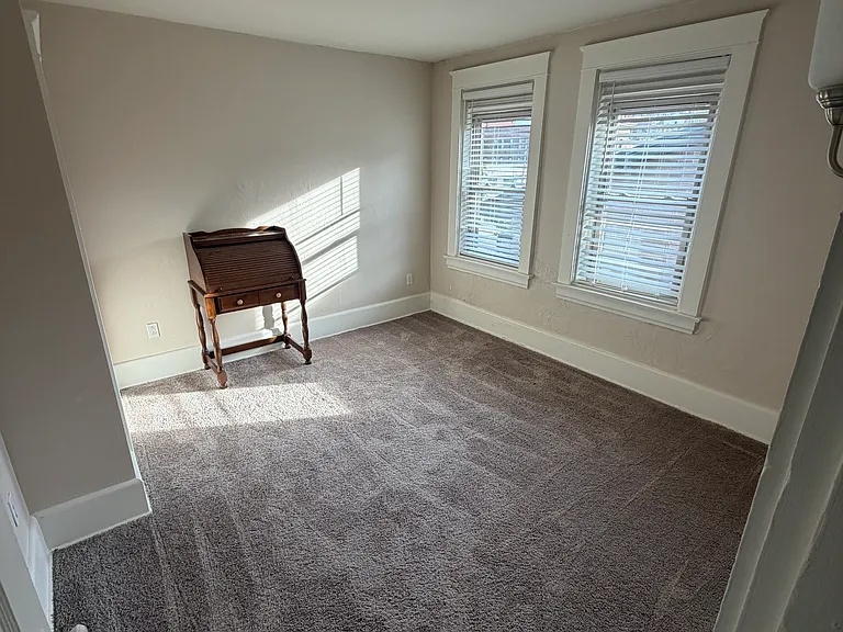 106 Saint Clair Ave — Photo 2