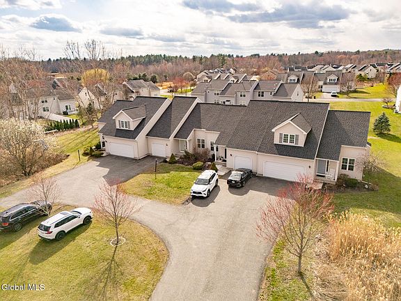 2nd image of 70B Fellows Road