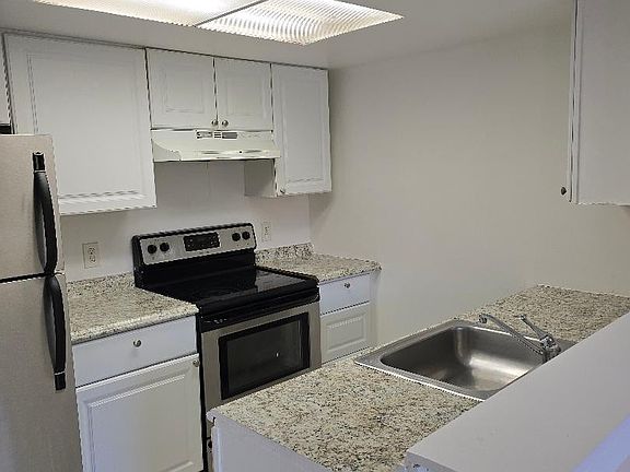 3rd image of 3242 Coral Lake Ln #3242