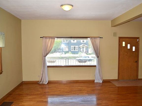 5th image of 726 E B Ave