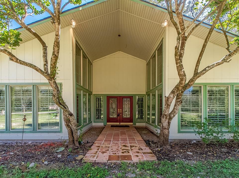 1st image of 6103 Old Oak Cir