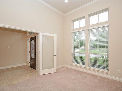 5th image of 12411 Floral Park Ln