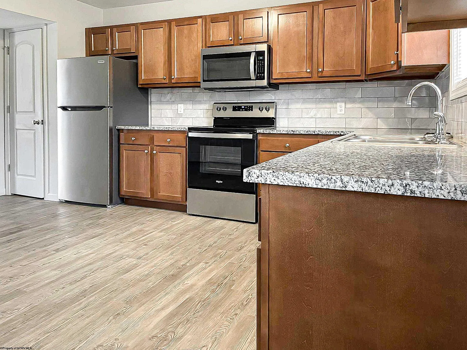 254 W Main St — Photo 4