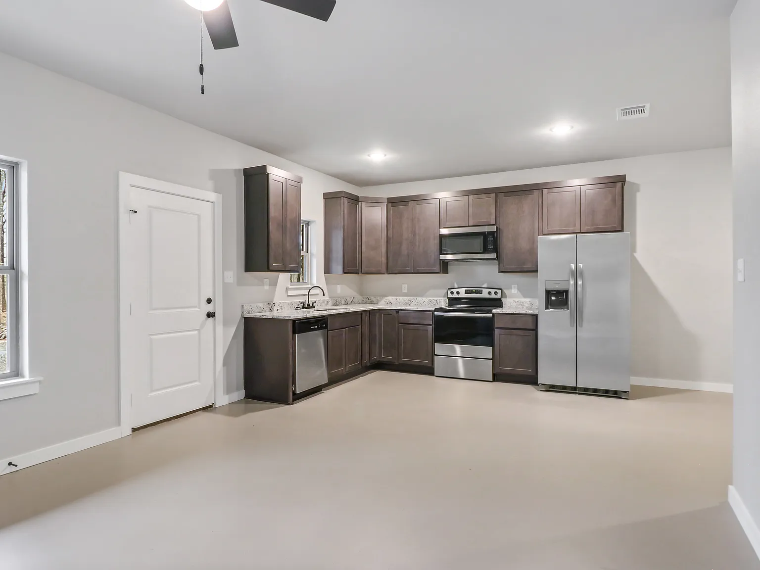 2 bed, 1000 sqft, $1,320 — Photo 3