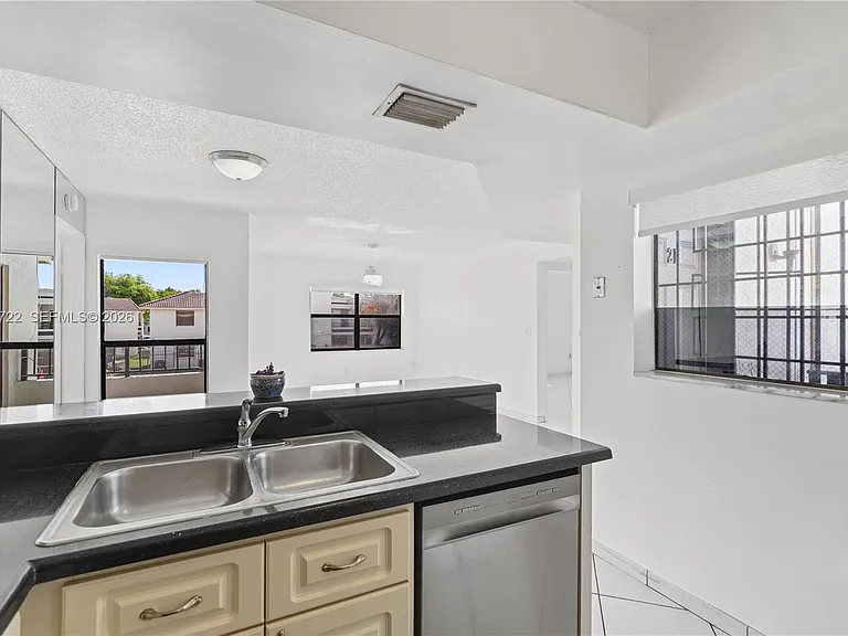 10877 NW 7th St #21-35 — Photo 14