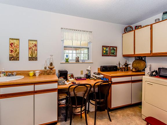 5th image of 817 Greenwich Dr