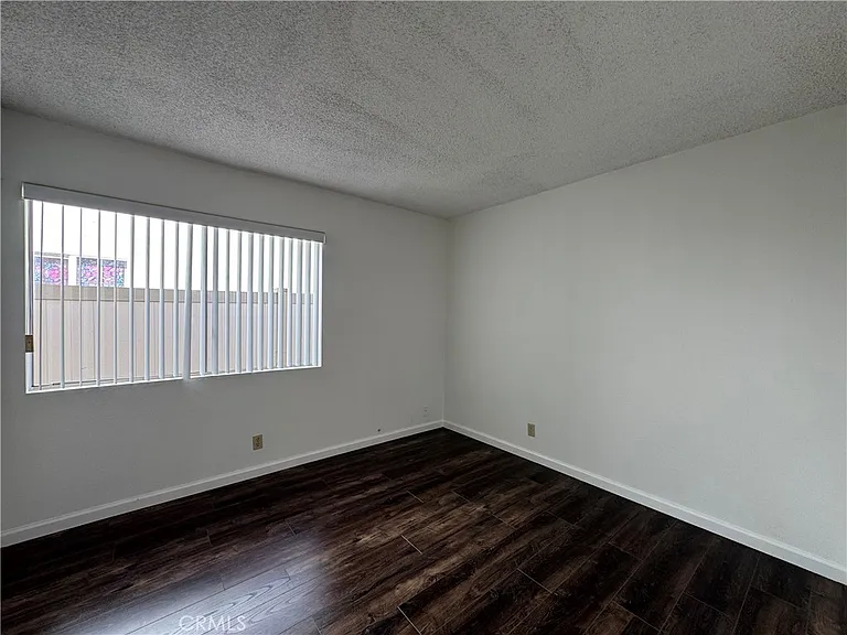 21200 Fibre Ct — Photo 18