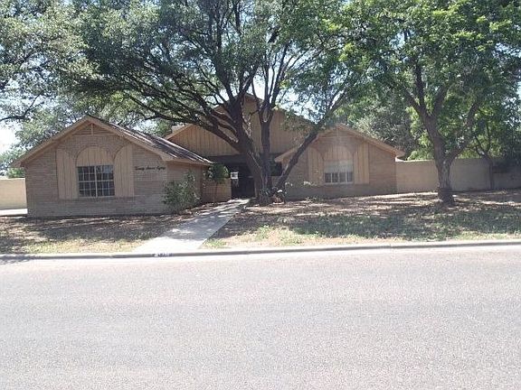 2nd image of 2780 Fair Oaks Cir