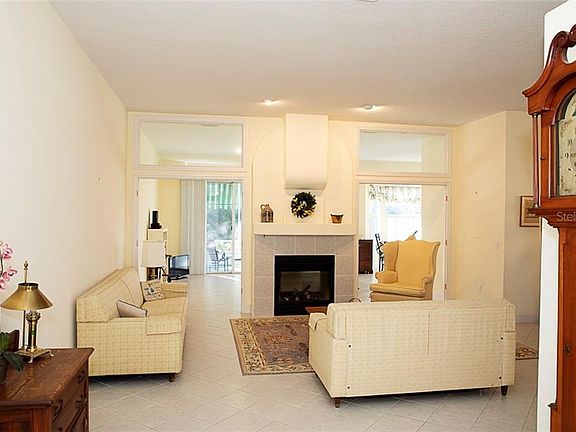 3rd image of 55 Circle Creek Way