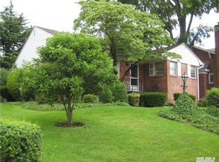 5301 Douglaston Pkwy, Flushing, NY 11362