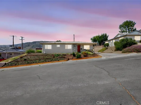7217 Lonzo St, Tujunga, CA 91042