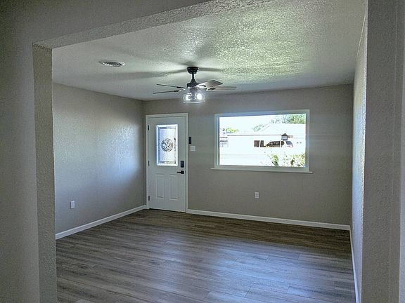 3rd image of 1110 Maple Ave