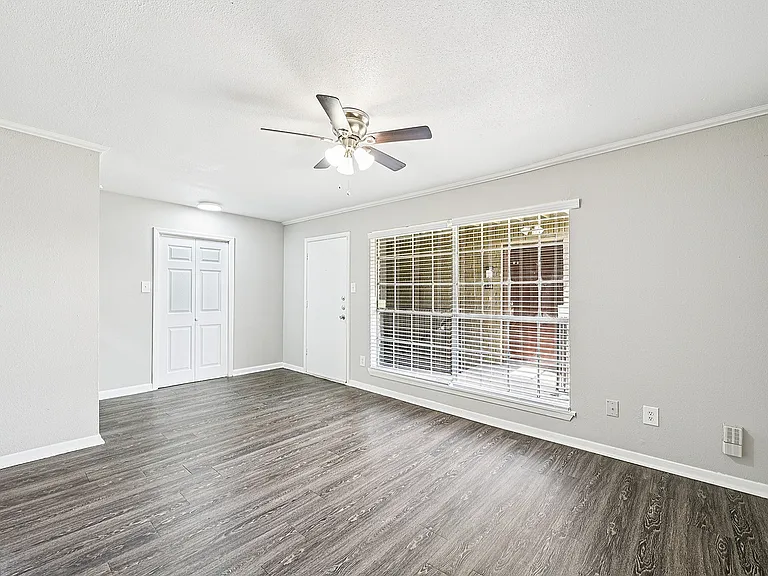3-print-Woodchase Dr Unit 142-S2603-003