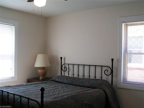 5th image of 8702 Morton Ave