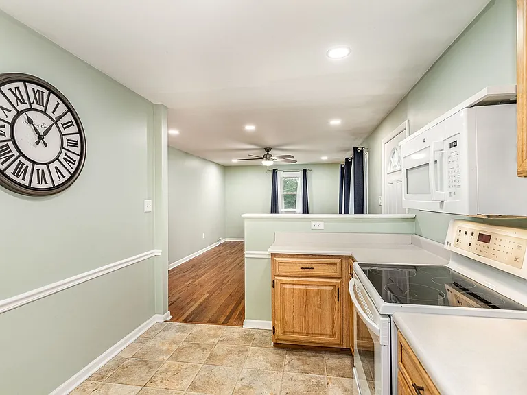 9 W Highland Ave — Photo 12