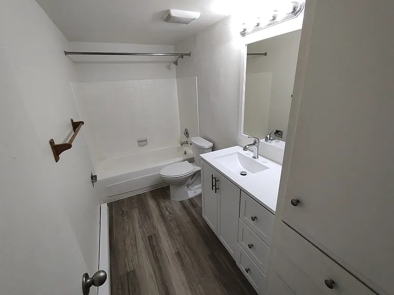 1622 W 7th Ave #1 — Photo 5