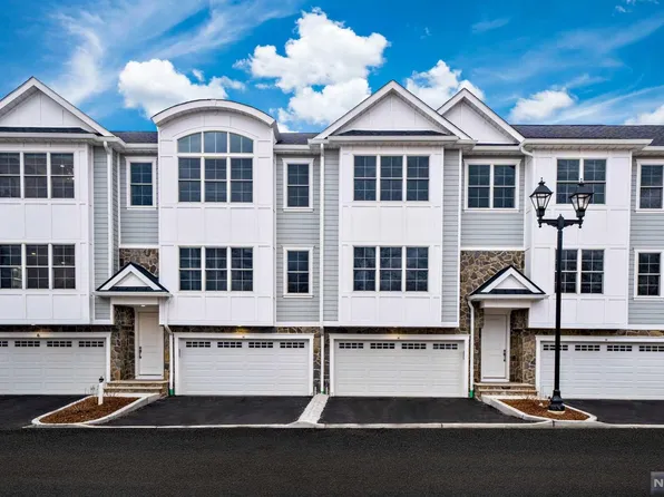 110 Mason Ct #1A, Haworth, NJ 07641