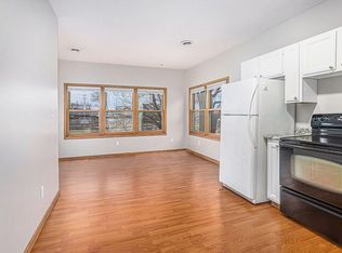 940 W Lovell St APT 3, Kalamazoo, MI 49007