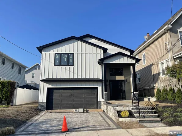 247 Laurel Pl, East Rutherford, NJ 07073