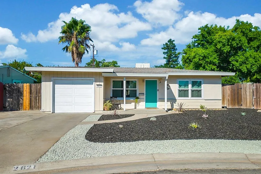 2621 Ethan Way photo 1