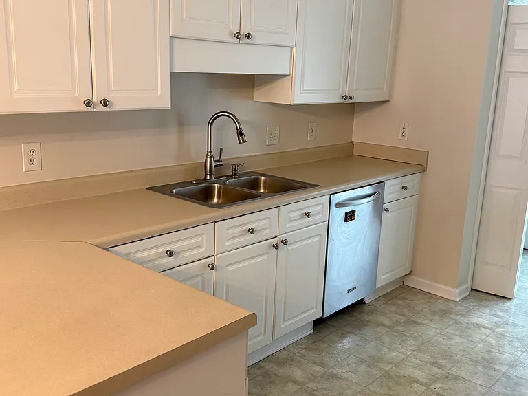 3505 Savannah Park Ln — Photo 4