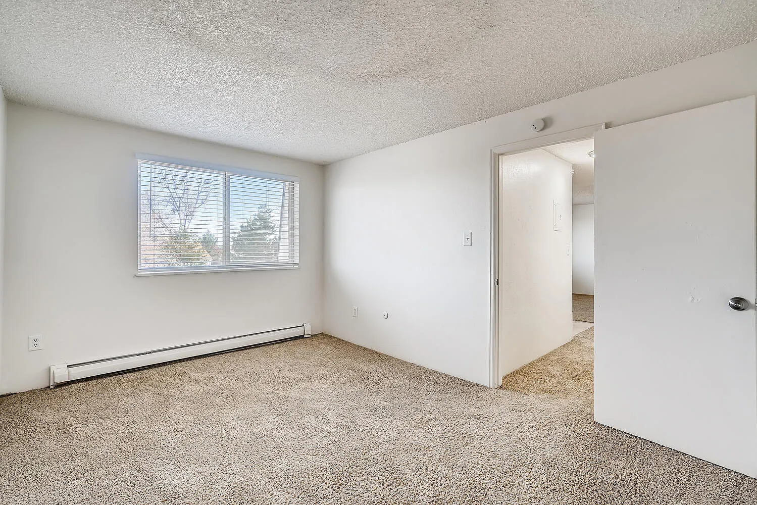 1 bed, 600 sqft, $1,140 — Photo 4