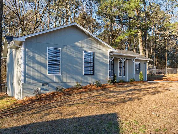 4th image of 2428 Glenmore Ct