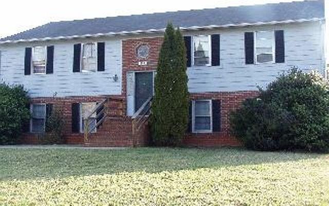 1st image of 15 Moss Creek Dr APT 3