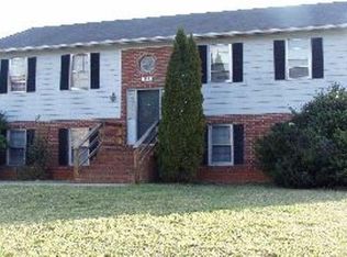 15 Moss Creek Dr APT 3, Forest, VA 24551