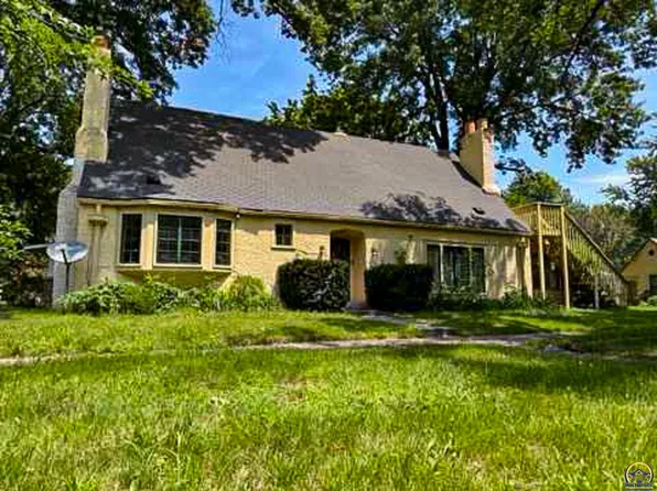 1534 SW Macvicar Ave, Topeka, KS 66604