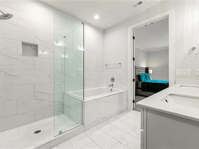 6890 Peachtree Dunwoody Rd #301 — Photo 21