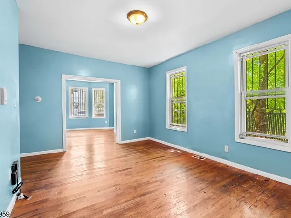 681 S 11Th St #3, Newark City, NJ 07103