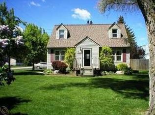 2901 Deland Rd, Waterford, MI 48329