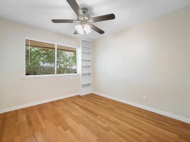 10102 Missel Thrush Dr — Photo 35