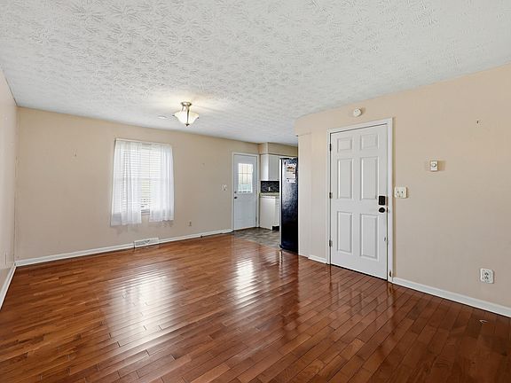5th image of 1409 Rebel Rd