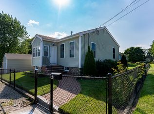 43 Glenwood St, North Andover, MA 01845