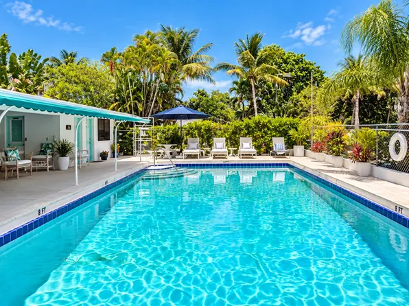 656 Manor Dr, Boynton Beach, FL