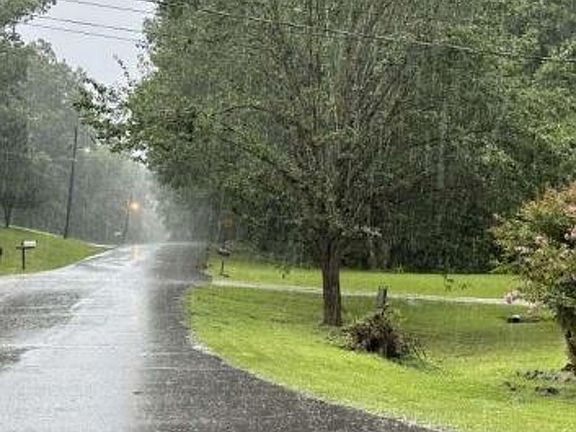 Exterior Neighborhood (street photo)